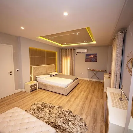 Milestone Deluxe Apartment *