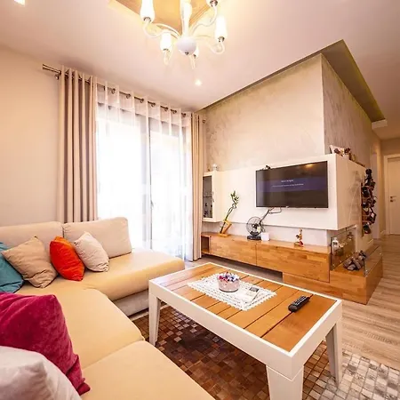 Milestone Deluxe Apartment *