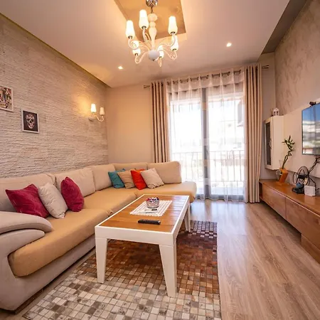 Milestone Deluxe * ティラナ