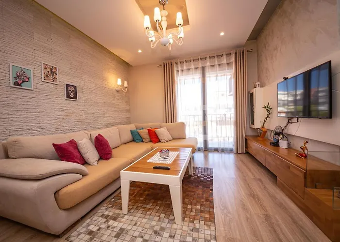Milestone Deluxe * Tirana